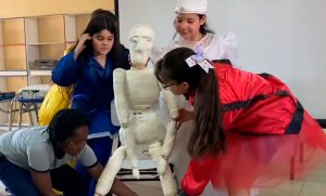 Lee más sobre el artículo Presentación de cierre del año 2023 del taller de Marionetas